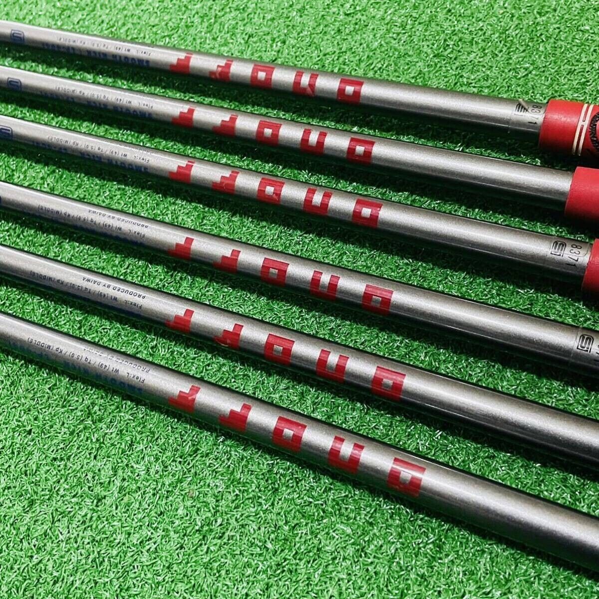 ONOFF LP-404I 6pcs 6-Pw-Sw Iron Set SMOOTH KICK LP-404I Flex Ladies