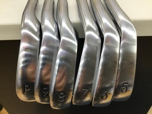 Piretti Classic 2023 6pcs 5-Pw Iron Set AMT TOUR WHITE S200 Flex Stiff