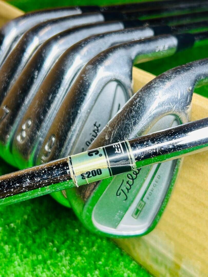 Titleist CB 714 7pcs 4-9-Pw Iron Set Dynamic Gold S200 Flex S Right Handed