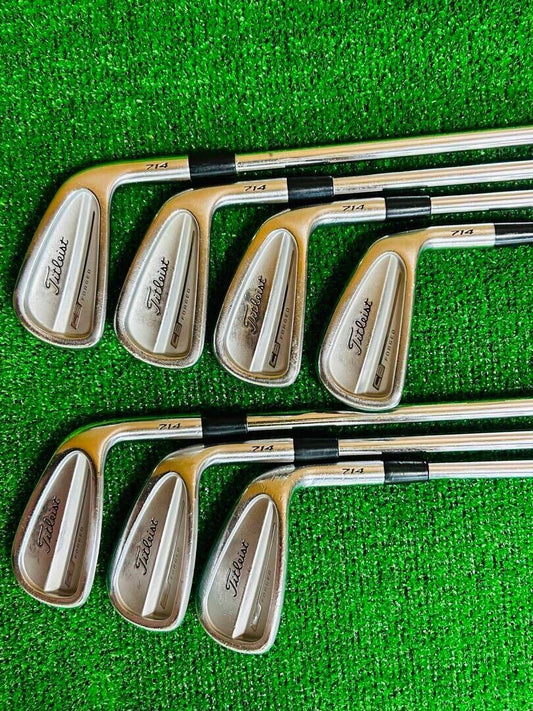 Titleist CB 714 7pcs 4-9-Pw Iron Set Dynamic Gold S200 Flex S Right Handed