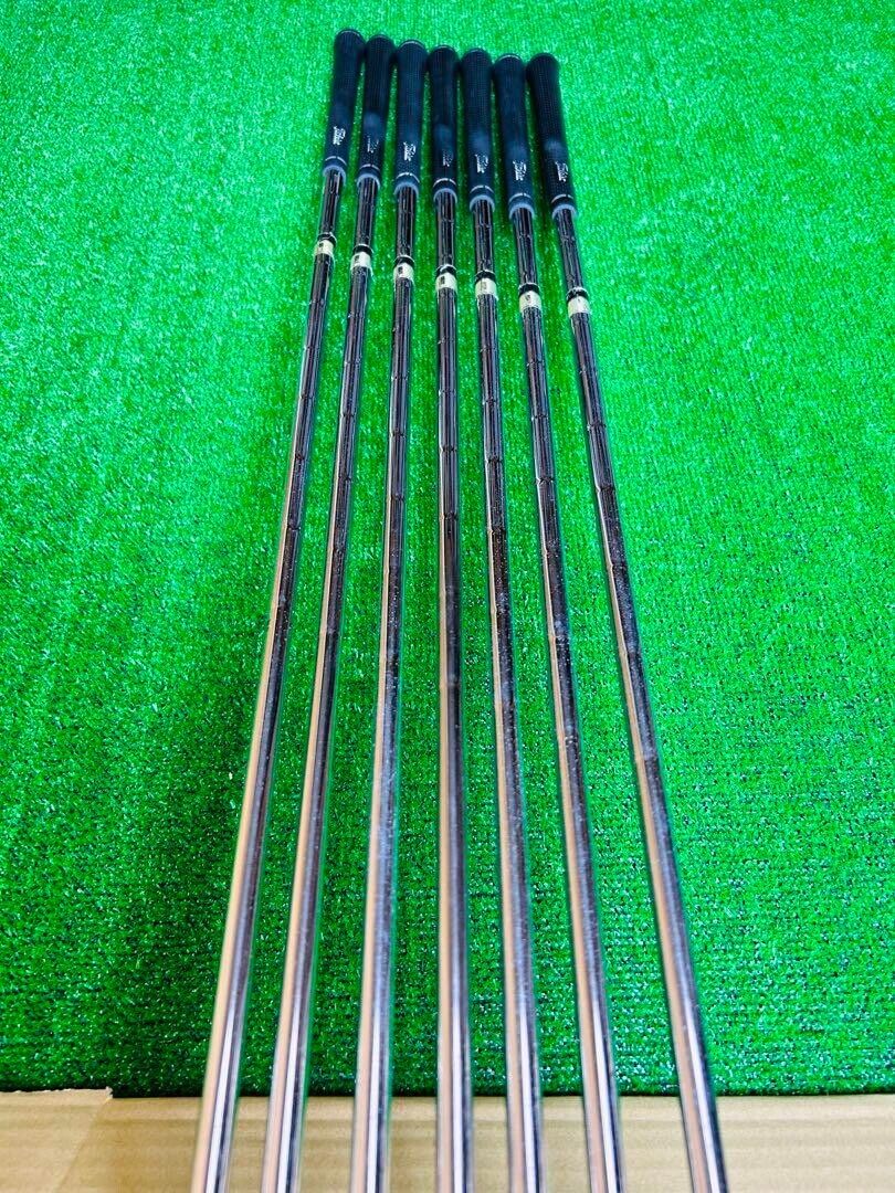 Titleist CB 714 7pcs 4-9-Pw Iron Set Dynamic Gold S200 Flex S Right Handed